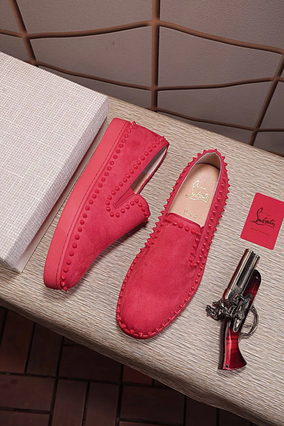 Ex-factory price 440. christian louboutin (CL red sole shoes) counter nail series, casual sneakers for couples 📢 📢 📢 Exclusive hot style release 🎈🎈💪 Movable latex feet 👻 Finished large sole car line [satisfied] 😝Female 35-40# Male 38#-46, global supply😝 [Top version]: original imported cowhide frosted upper, top original leather lining, original molded TPU outsole, original 1:1 detail processing, original shoe last, large quantity available from stock,